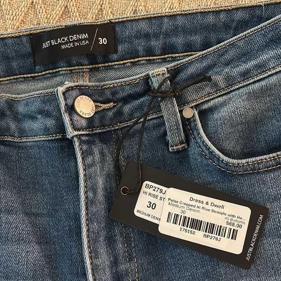 NWT! Cropped Straight Leg Jeans. Just Black Denim Brand - Picture 2 of 6